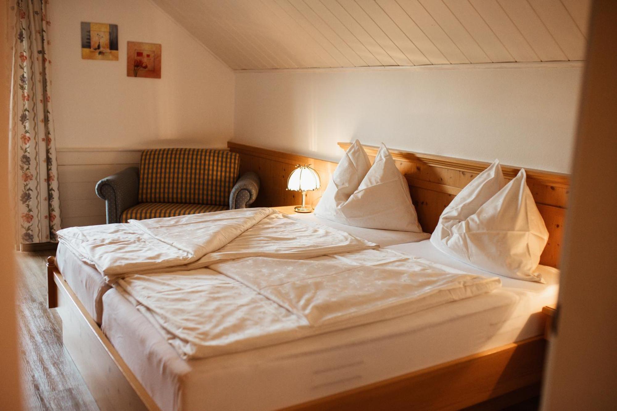 Primushaeusl Gaestehaus Strobl Pokoj fotografie